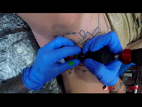 ❤️ Extremamente tatuada, a brasa Sully Savage fez uma tatuagem em seu clítoris ❤ Sexo superior em porno pt-br.yespornpics-com.ru ❌️